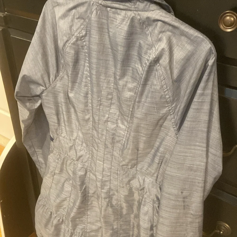 Athleta City Chic lightweight rain Jacket - Picture 8 of 16